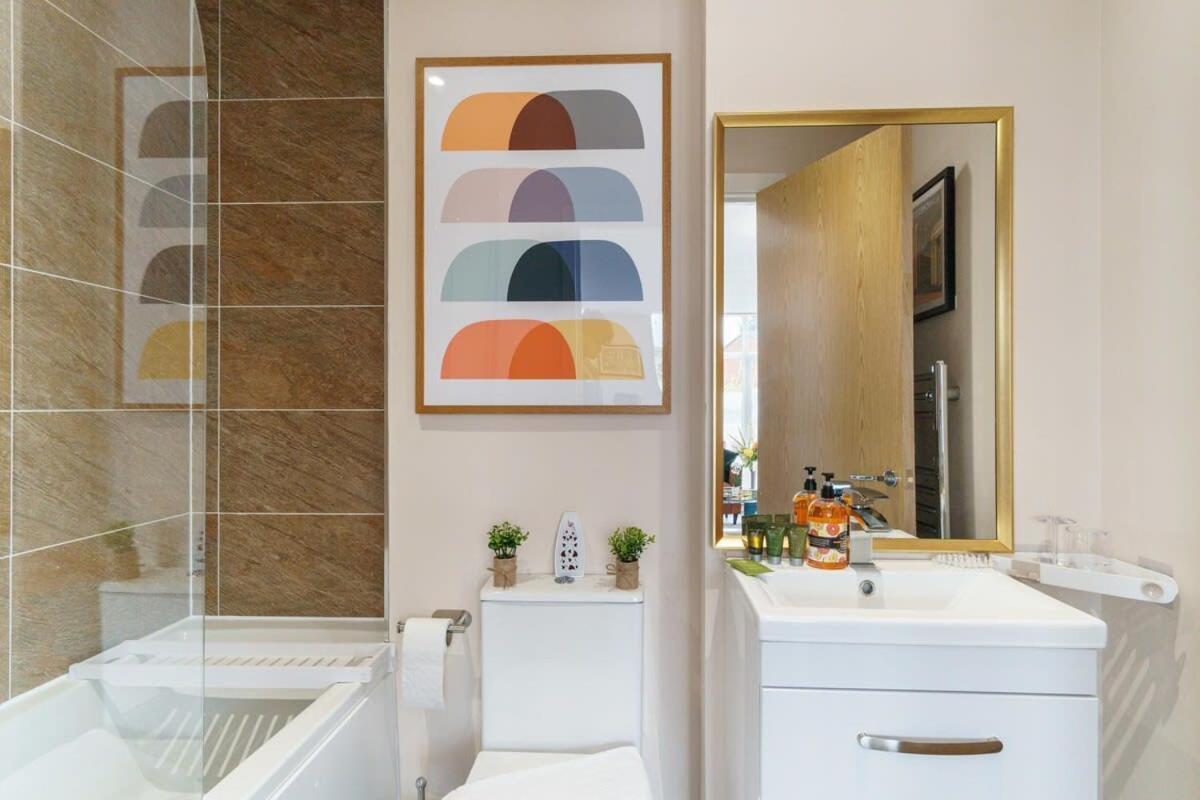 2 Bedroom Modern Apartment In Manchester Dış mekan fotoğraf