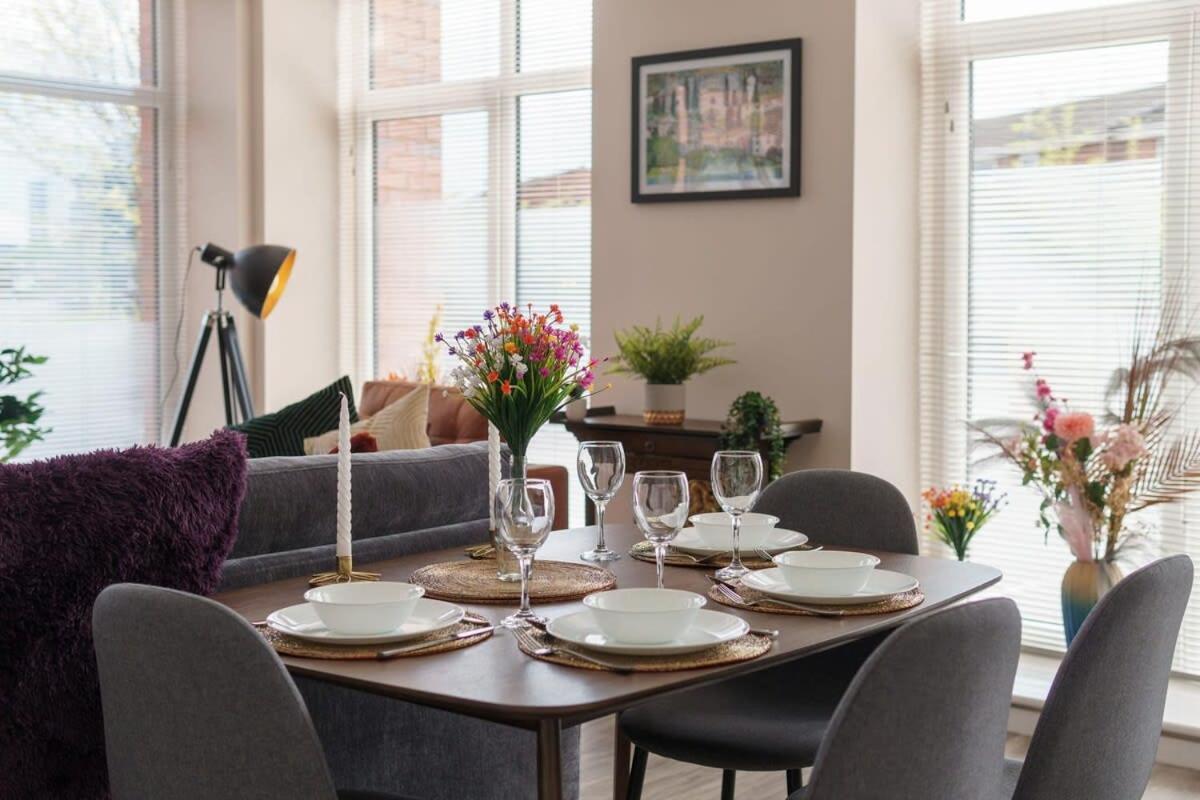 2 Bedroom Modern Apartment In Manchester Dış mekan fotoğraf